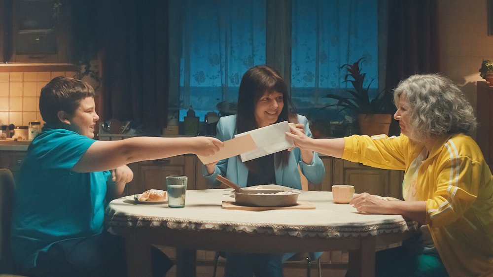 Quá Tuổi Để Đọc Cổ Tích - Too Old For Fairy Tales